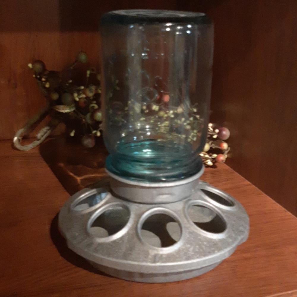 Chicken/hen feeder
